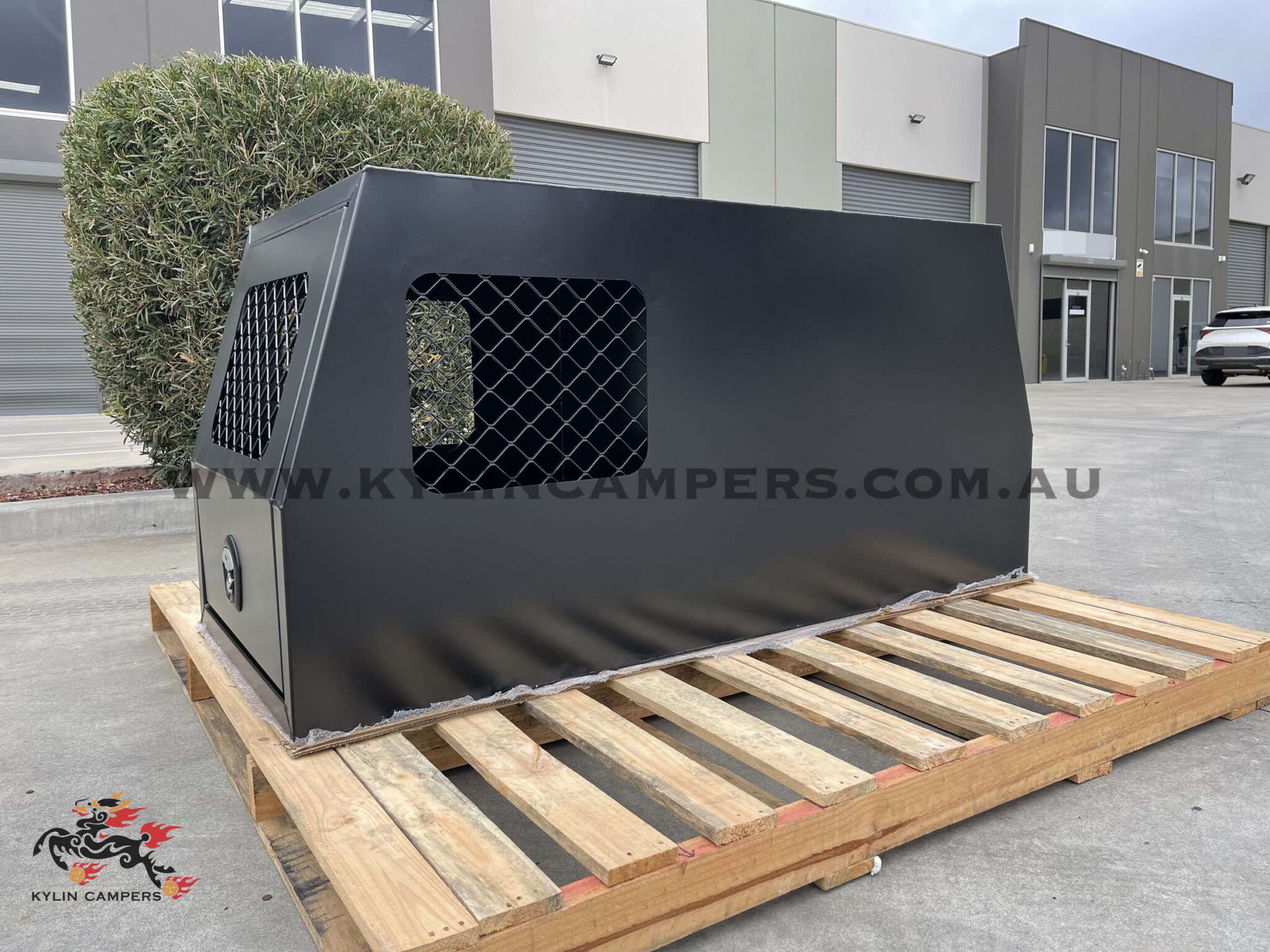 800mm Black Flat Plate Ute Canopy With Dog CageKylin Campers
